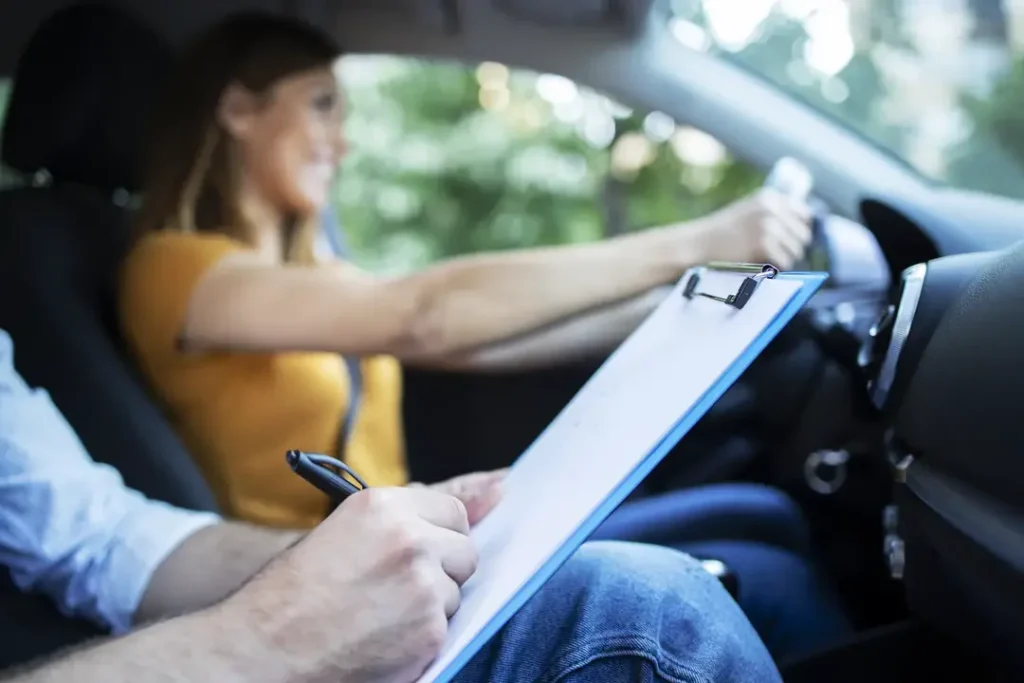 La licencia de conducción es tu pase de acceso a las carreteras. Sin ella, es difícil poder conducir en Colombia. Conoce más sobre el trámite