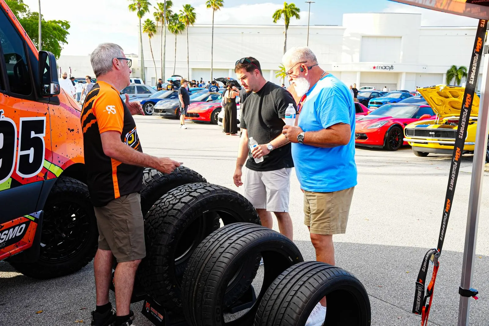 Cosmo Tires Evento 7